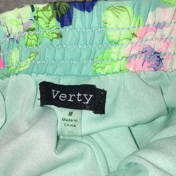 Floral shorts - Picture 3 of 6